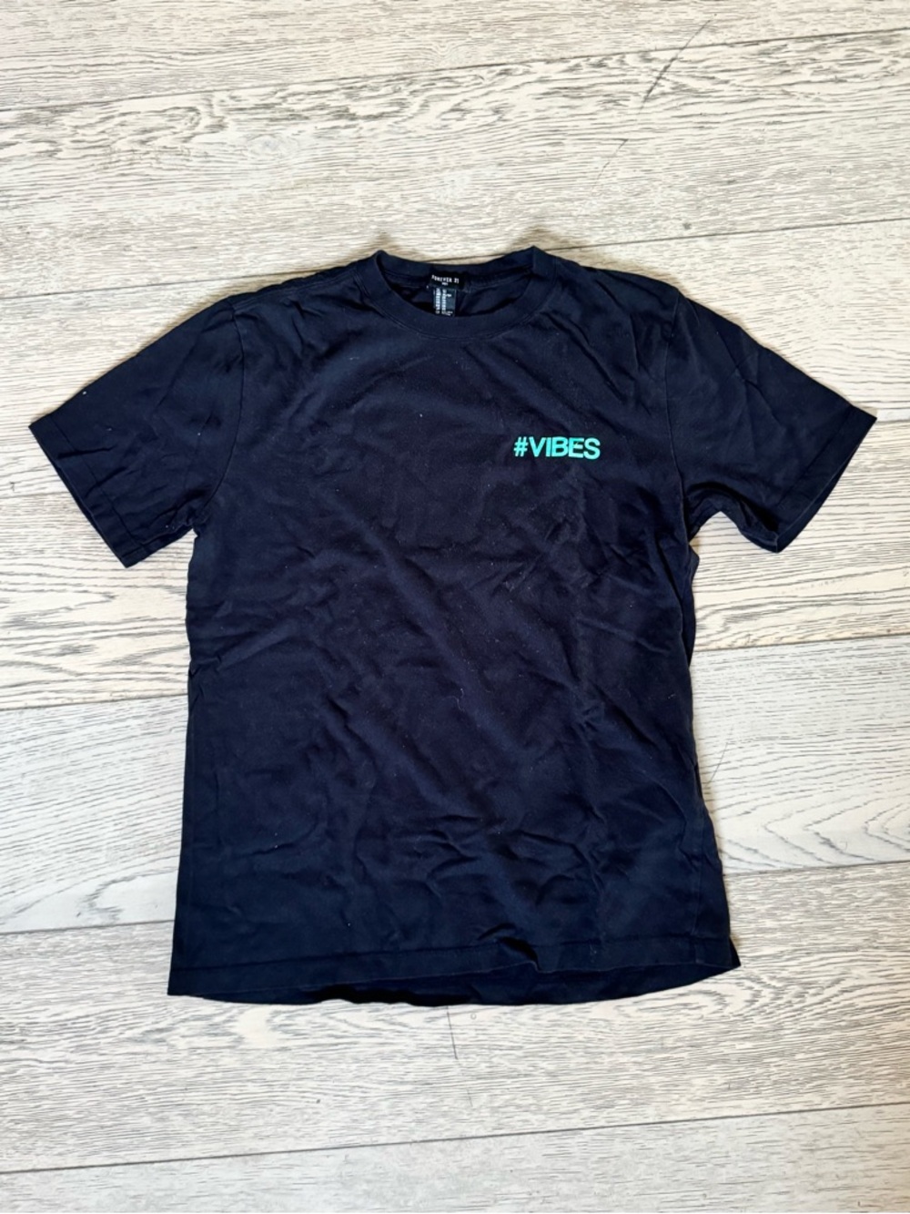 Forever 21 Mens Black and Teal Graphic Tee
